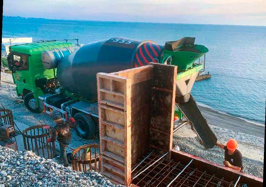 Капремонт на оползневом участке федеральной трассы в Сочи будет завершен к концу года