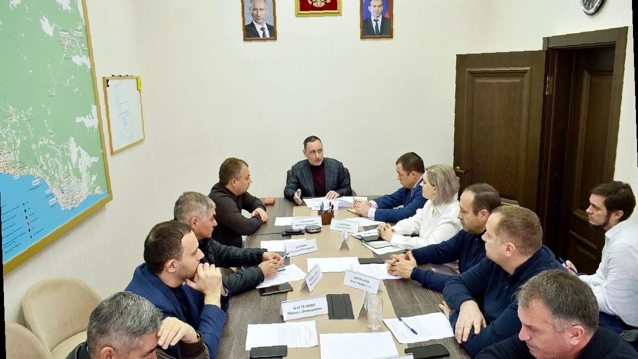 «Виктор Тепляков рассмотрел вопрос парковки в водоохранной зоне»