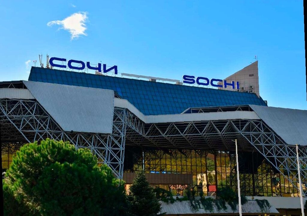 В аэропорту Сочи в четвертый раз за день ввели ограничение полетов