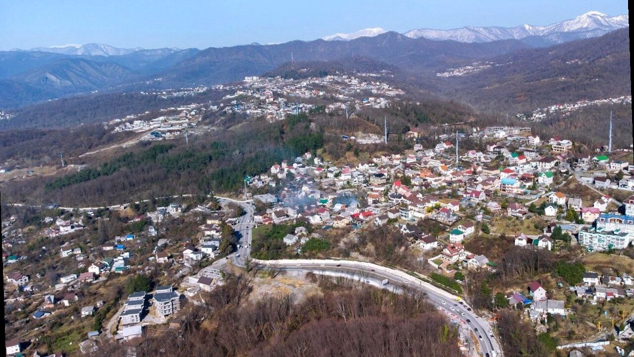 В двух микрорайонах Сочи сегодня временно отключат горячую воду и отоп